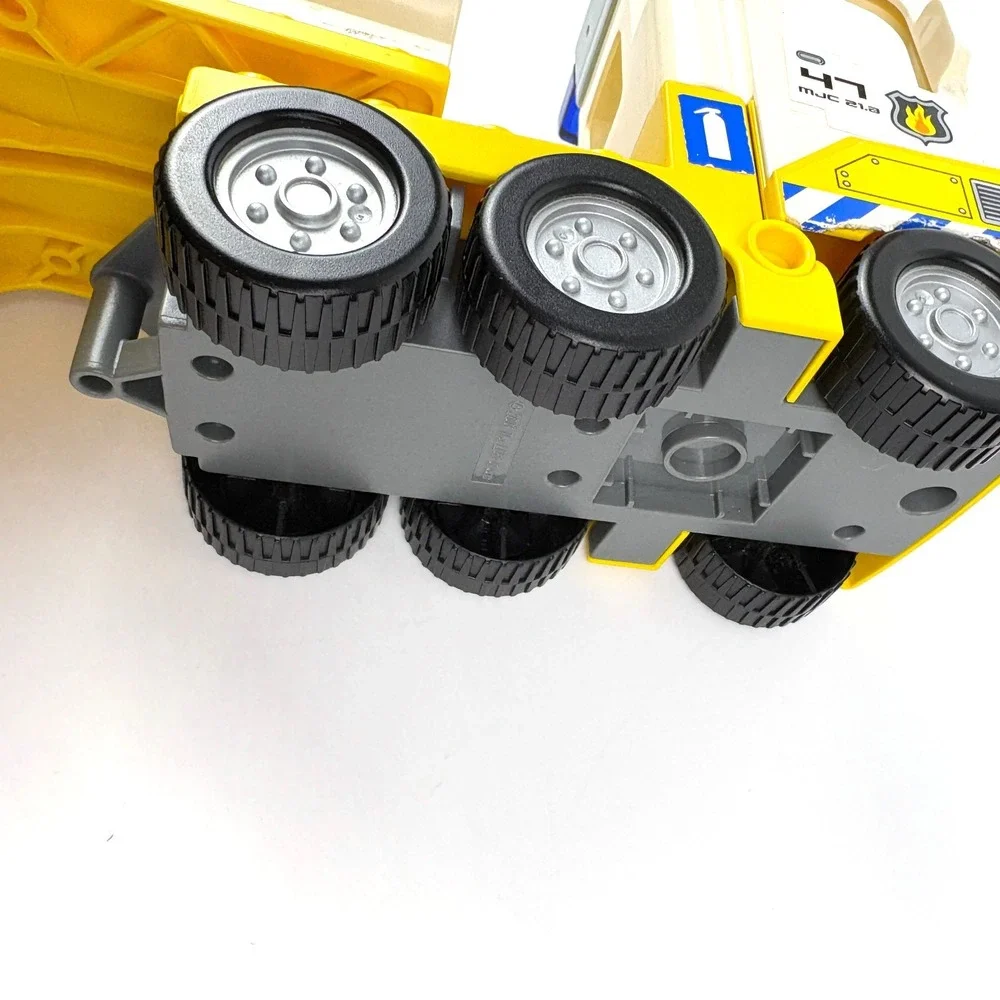 VTG‎ Lego Duplo 7844 Airport Rescue Truck Box Minifigures Partial Manual *READ